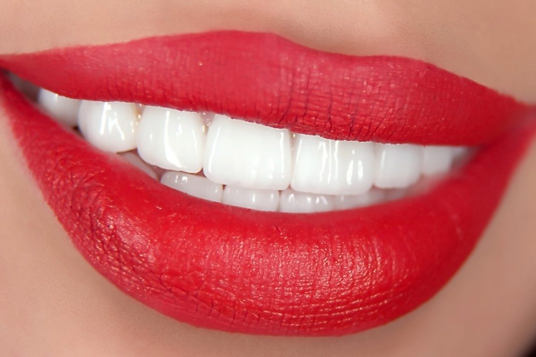 TOP 3 pasty dla palaczy. Ścierają żółty kolor, zapomnisz o wybielaniu w gabinecie