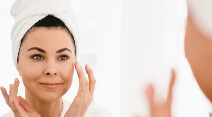 Krem w żółtej tubie mistrzowsko odżywia skórę. Ma obłędny zapach z nutami mango