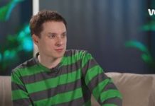 Zalewski pocałował go na scenie. Mówi o kulisach