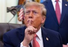 To nie samoopalacz i peruka. Oto tajemnica wyglądu Trumpa